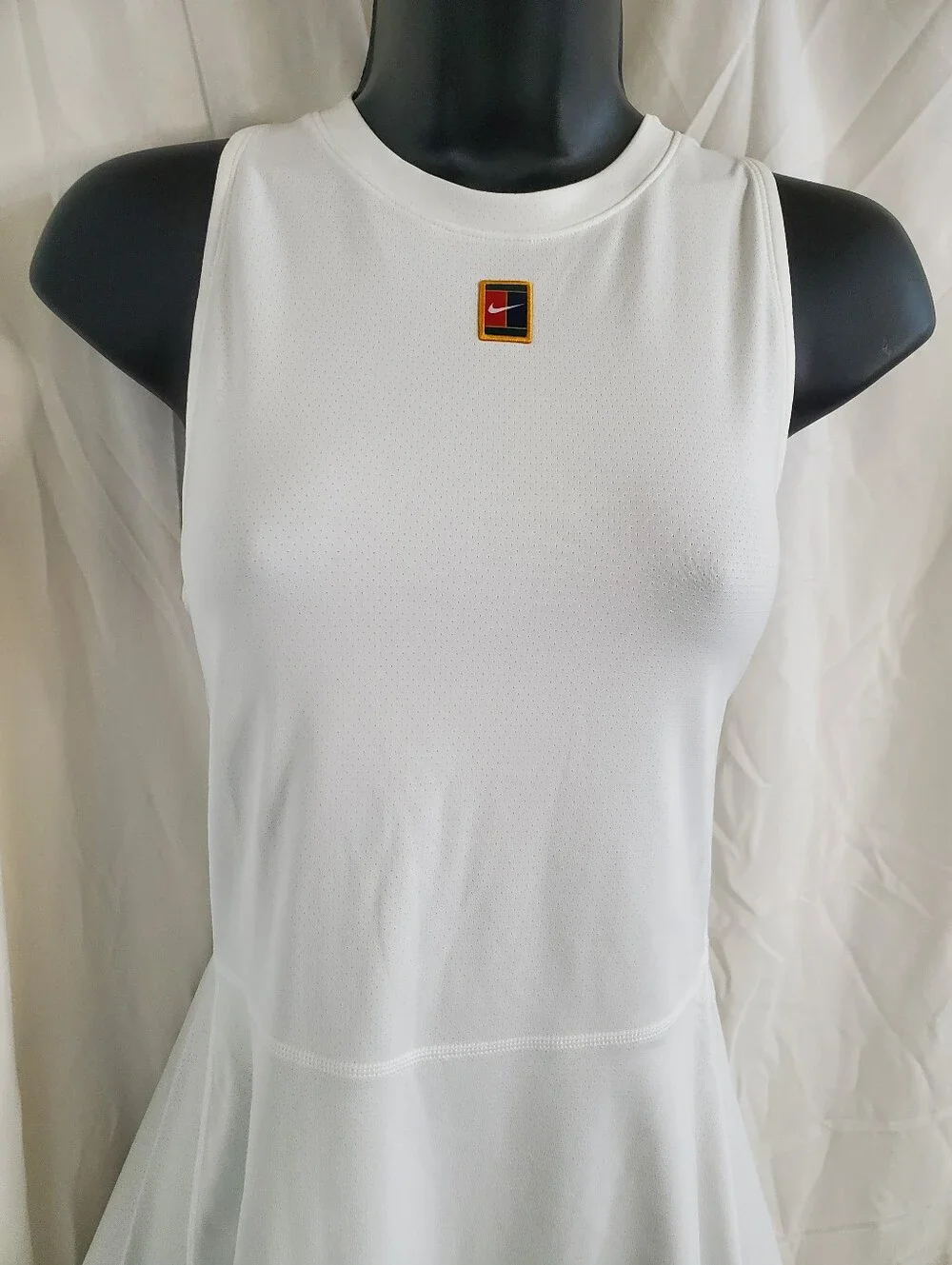 Nike Dri-FIT white back cutout back pleated tennis dress size medium new